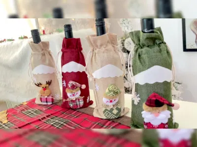 4 disegni di coperchi di bottiglia di vino di Natale decorazione maglione lavorato a maglia decorazione di bottiglia di alce pupazzo di neve di Babbo Natale